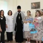 ПОЗДРАВЛЕНИЕ ОТ ПРАВЯЩЕГО АРХИЕРЕЯ ПЕРЕДАЛИ СВЯЩЕННИКИ В СЛОНИМСКУЮ ЦРБ