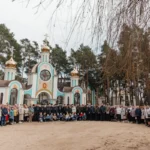 ОБЩЕЕПАРХИАЛЬНЫЙ АВТОПРОБЕГ СОБРАЛ ЕДИНОМЫШЛЕННИКОВ В ЛАВРИШЕВСКОМ МОНАСТЫРЕ