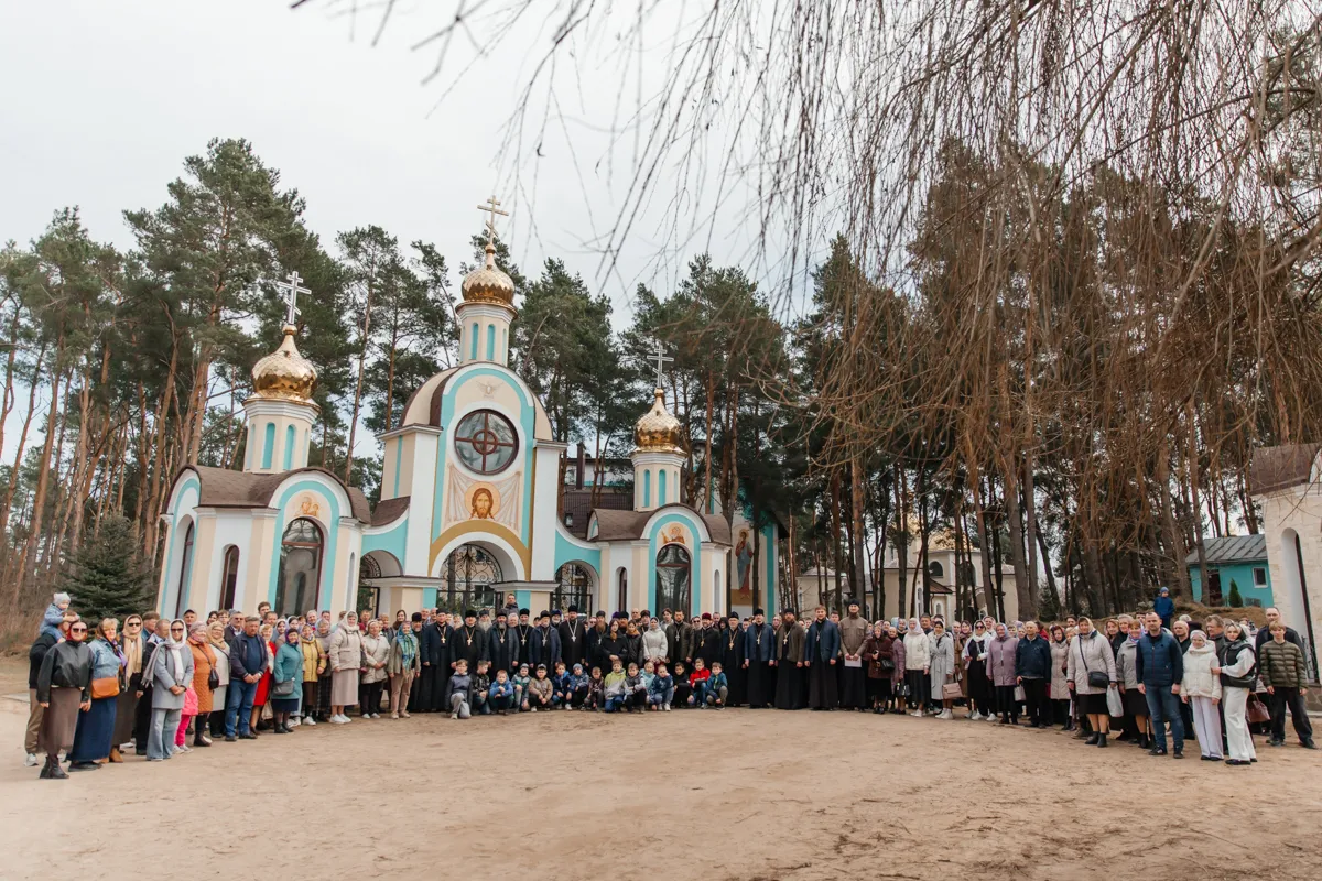 ОБЩЕЕПАРХИАЛЬНЫЙ АВТОПРОБЕГ СОБРАЛ ЕДИНОМЫШЛЕННИКОВ В ЛАВРИШЕВСКОМ МОНАСТЫРЕ