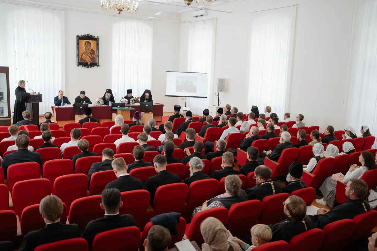 В ЖИРОВИЧАХ ПРОШЛИ ЧТЕНИЯ ПАМЯТИ ПРЕПОДОБНОМУЧЕНИКА СЕРАФИМА ЖИРОВИЧСКОГО